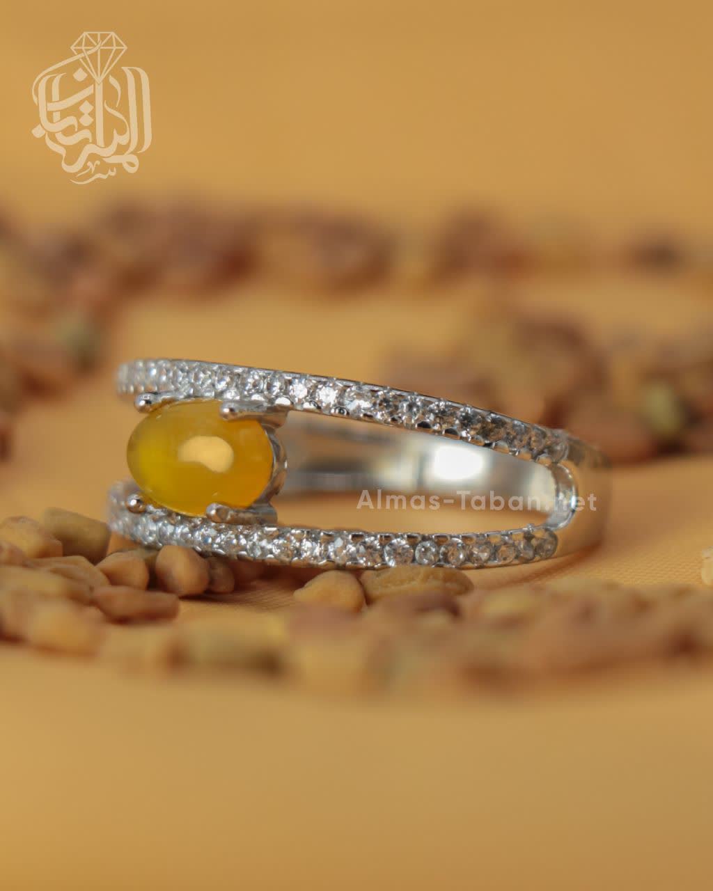 انگشتر زنانه عقیق زرد کد 685