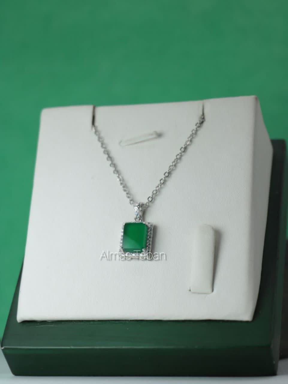 گردنبند زنانه عقیق سبز کد 718