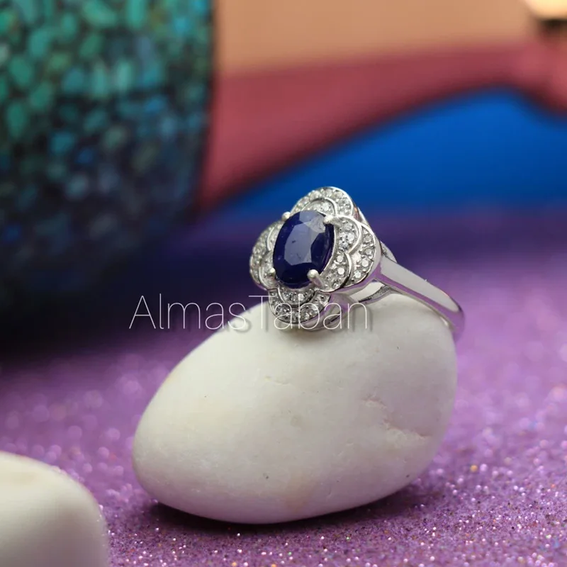 انگشتر زنانه یاقوت کبود کد 664